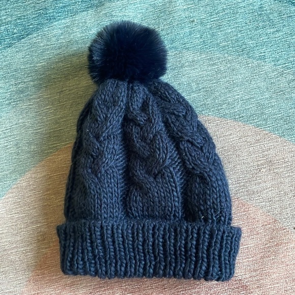 Steve Madden Navy Blue Cable Knot Soft Winter Hat - Picture 4 of 6